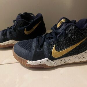 Nike Kids' sz 12 Navy Blue and Gold Sneakers